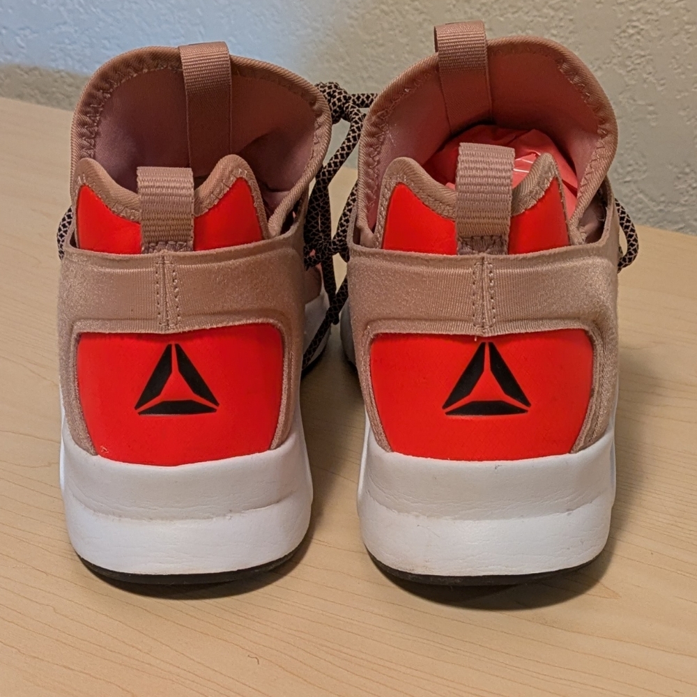 Reebok Guresu Pink Athletic Shoes with Modern Design - Picture 4 of 9